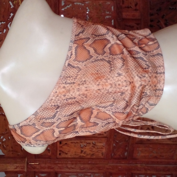 Shein: Top - Picture 3 of 5